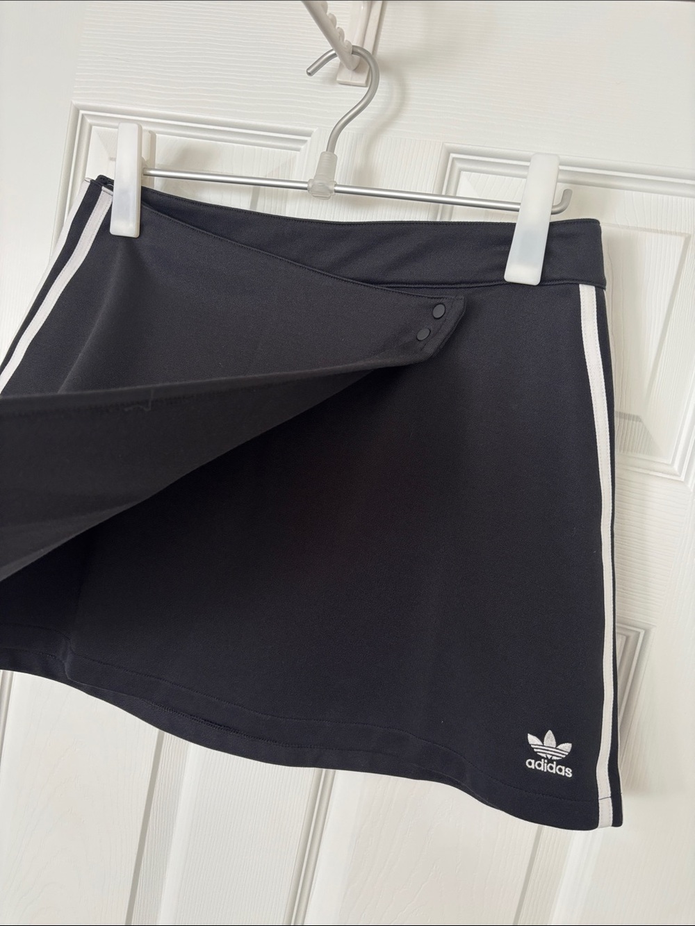 ADIDAS ORIGINALS Women’s ADICOLOR 3-STRIPES SHORT WRAPPING SKIRT black sz large - Picture 6 of 15